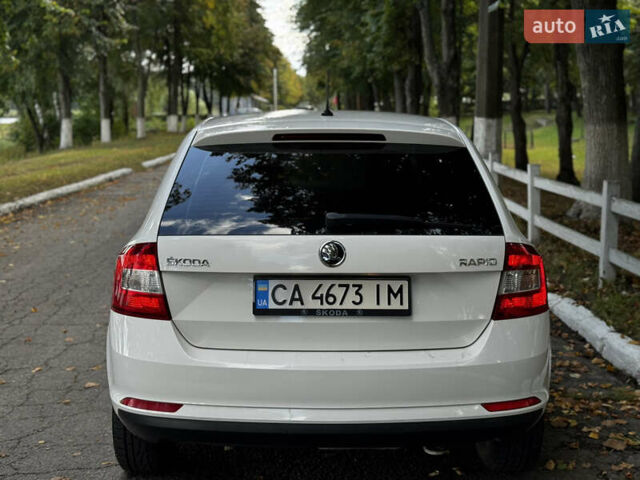 Белый Шкода Рапид, объемом двигателя 1.4 л и пробегом 230 тыс. км за 5800 $, фото 25 на Automoto.ua