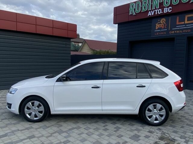 Белый Шкода Рапид, объемом двигателя 1.4 л и пробегом 235 тыс. км за 6700 $, фото 3 на Automoto.ua