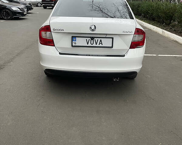 Білий Шкода Рапід, об'ємом двигуна 1.2 л та пробігом 209 тис. км за 6700 $, фото 2 на Automoto.ua