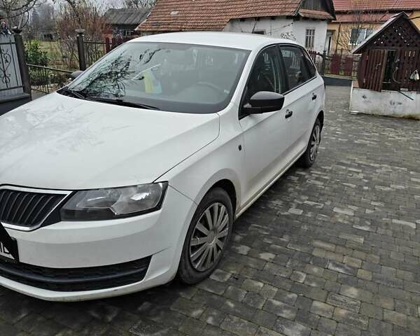 Белый Шкода Рапид, объемом двигателя 1.6 л и пробегом 207 тыс. км за 7500 $, фото 1 на Automoto.ua