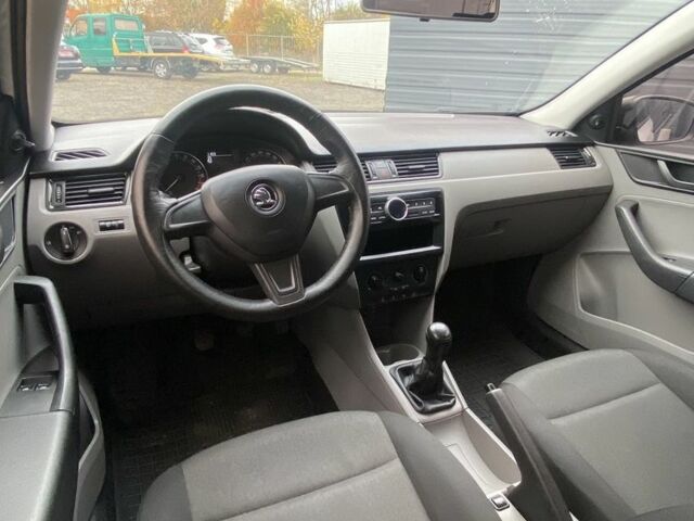 Белый Шкода Рапид, объемом двигателя 1.4 л и пробегом 235 тыс. км за 6700 $, фото 13 на Automoto.ua