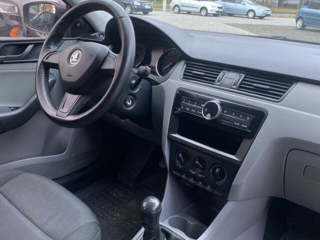 Белый Шкода Рапид, объемом двигателя 1.4 л и пробегом 235 тыс. км за 6700 $, фото 15 на Automoto.ua