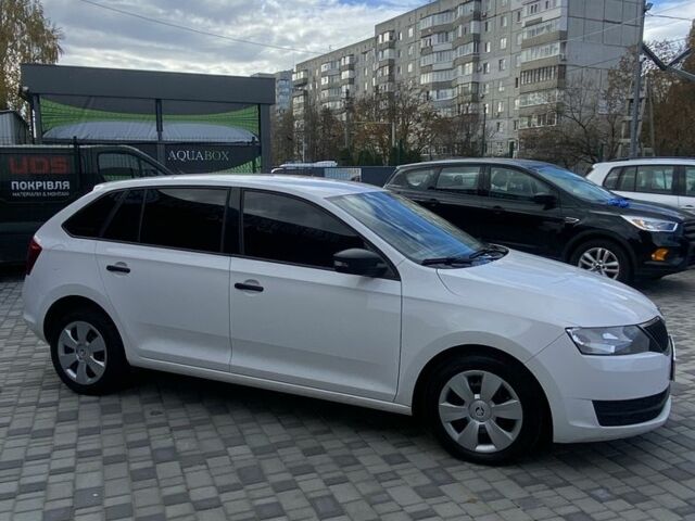 Белый Шкода Рапид, объемом двигателя 1.4 л и пробегом 235 тыс. км за 6700 $, фото 9 на Automoto.ua