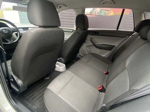 Белый Шкода Рапид, объемом двигателя 1.4 л и пробегом 235 тыс. км за 6700 $, фото 18 на Automoto.ua