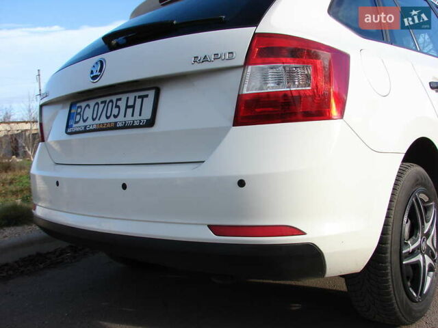 Білий Шкода Рапід, об'ємом двигуна 1.6 л та пробігом 225 тис. км за 7700 $, фото 8 на Automoto.ua