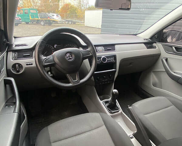 Білий Шкода Рапід, об'ємом двигуна 1.42 л та пробігом 235 тис. км за 6700 $, фото 13 на Automoto.ua