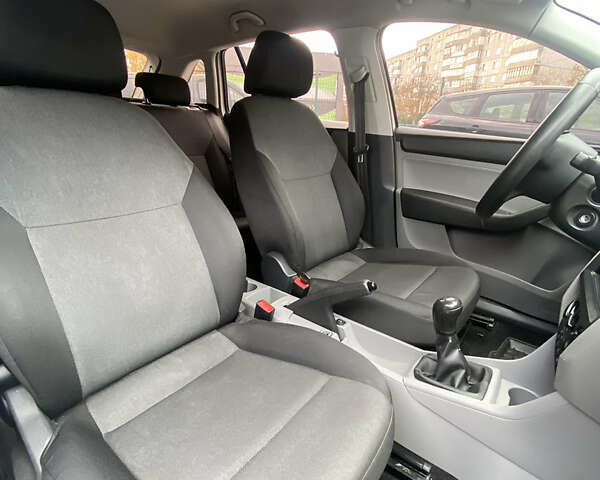 Білий Шкода Рапід, об'ємом двигуна 1.42 л та пробігом 235 тис. км за 6700 $, фото 16 на Automoto.ua