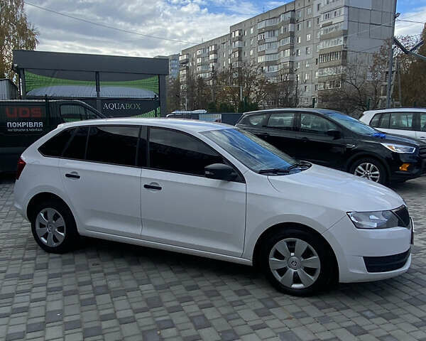 Білий Шкода Рапід, об'ємом двигуна 1.42 л та пробігом 235 тис. км за 6700 $, фото 9 на Automoto.ua