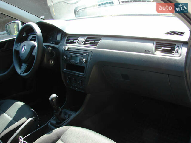 Белый Шкода Рапид, объемом двигателя 1.6 л и пробегом 223 тыс. км за 8300 $, фото 15 на Automoto.ua