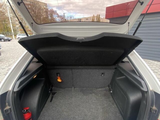 Белый Шкода Рапид, объемом двигателя 1.4 л и пробегом 235 тыс. км за 6700 $, фото 19 на Automoto.ua