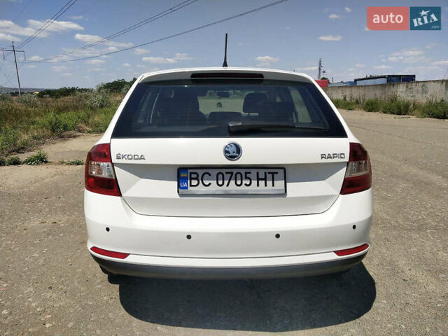 Белый Шкода Рапид, объемом двигателя 1.6 л и пробегом 223 тыс. км за 8999 $, фото 7 на Automoto.ua