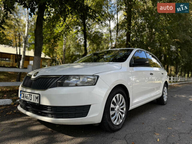 Белый Шкода Рапид, объемом двигателя 1.4 л и пробегом 230 тыс. км за 5800 $, фото 8 на Automoto.ua