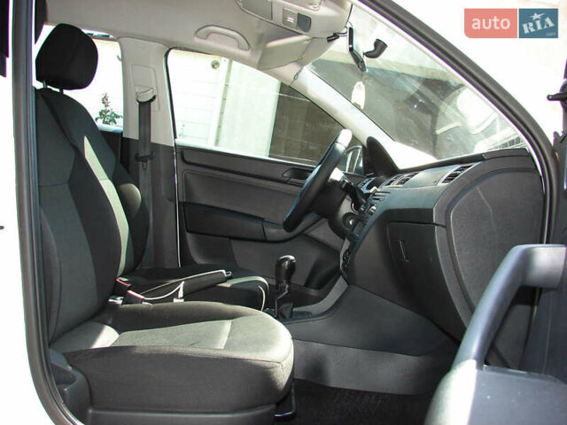 Белый Шкода Рапид, объемом двигателя 1.6 л и пробегом 223 тыс. км за 8300 $, фото 14 на Automoto.ua