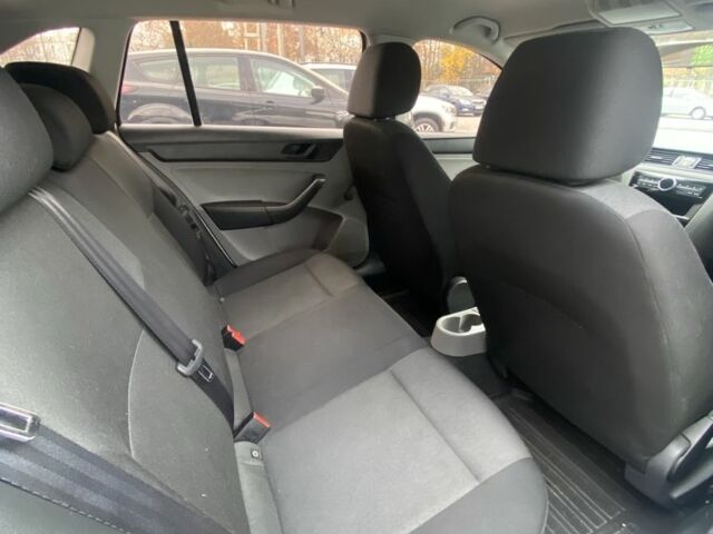 Белый Шкода Рапид, объемом двигателя 1.4 л и пробегом 235 тыс. км за 6700 $, фото 17 на Automoto.ua