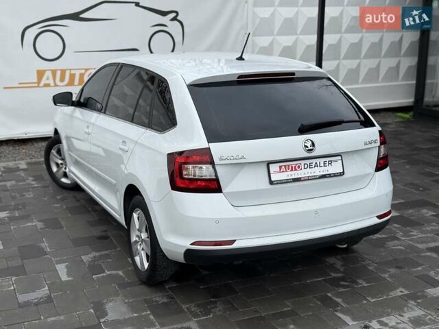 Белый Шкода Рапид, объемом двигателя 1.6 л и пробегом 249 тыс. км за 10900 $, фото 1 на Automoto.ua