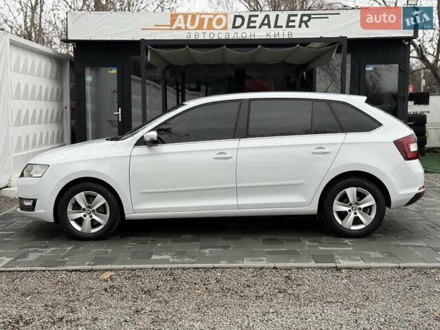 Белый Шкода Рапид, объемом двигателя 1.6 л и пробегом 249 тыс. км за 10900 $, фото 6 на Automoto.ua