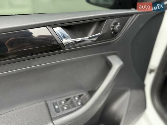 Белый Шкода Рапид, объемом двигателя 1.6 л и пробегом 249 тыс. км за 10900 $, фото 17 на Automoto.ua