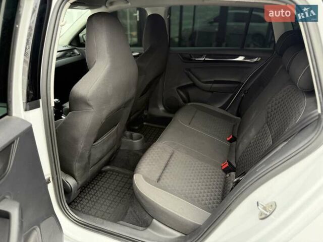 Белый Шкода Рапид, объемом двигателя 1.6 л и пробегом 249 тыс. км за 10900 $, фото 31 на Automoto.ua