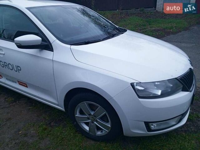 Белый Шкода Рапид, объемом двигателя 1.2 л и пробегом 220 тыс. км за 7500 $, фото 11 на Automoto.ua