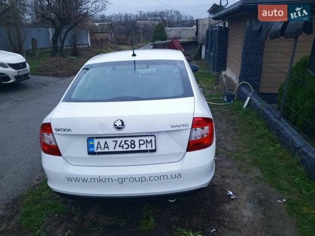 Белый Шкода Рапид, объемом двигателя 1.2 л и пробегом 220 тыс. км за 7500 $, фото 13 на Automoto.ua