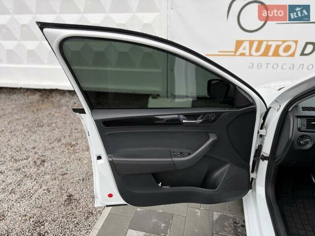 Белый Шкода Рапид, объемом двигателя 1.6 л и пробегом 249 тыс. км за 10900 $, фото 16 на Automoto.ua