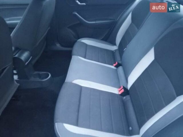 Белый Шкода Рапид, объемом двигателя 1.2 л и пробегом 220 тыс. км за 7500 $, фото 8 на Automoto.ua