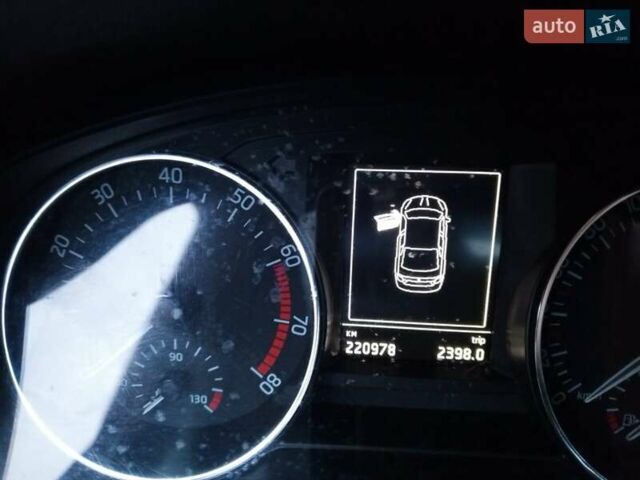 Белый Шкода Рапид, объемом двигателя 1.2 л и пробегом 220 тыс. км за 7500 $, фото 9 на Automoto.ua