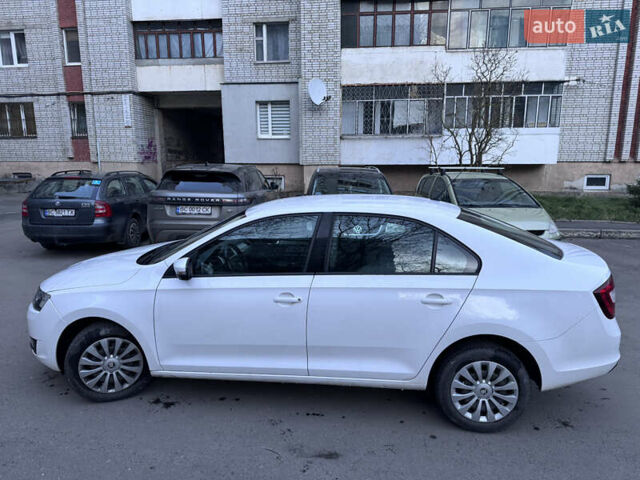 Белый Шкода Рапид, объемом двигателя 1.6 л и пробегом 105 тыс. км за 10500 $, фото 3 на Automoto.ua