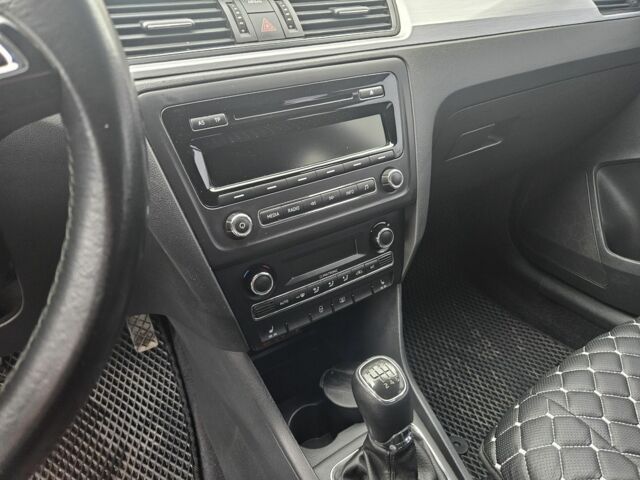 Білий Шкода Рапід, об'ємом двигуна 1.2 л та пробігом 110 тис. км за 7800 $, фото 11 на Automoto.ua