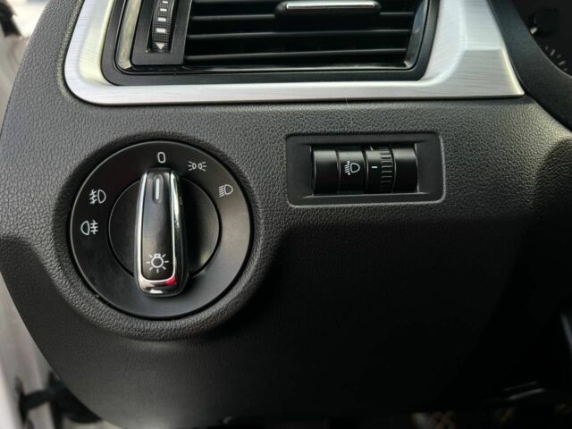 Белый Шкода Рапид, объемом двигателя 1.6 л и пробегом 189 тыс. км за 7900 $, фото 12 на Automoto.ua