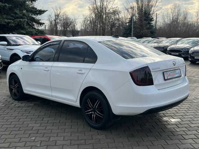 Белый Шкода Рапид, объемом двигателя 1.6 л и пробегом 189 тыс. км за 7900 $, фото 4 на Automoto.ua