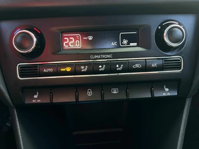 Белый Шкода Рапид, объемом двигателя 1.6 л и пробегом 189 тыс. км за 7900 $, фото 11 на Automoto.ua