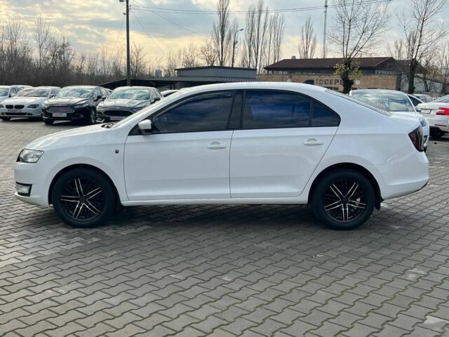 Белый Шкода Рапид, объемом двигателя 1.6 л и пробегом 189 тыс. км за 7900 $, фото 3 на Automoto.ua