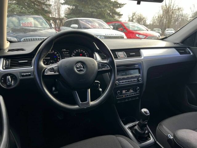 Белый Шкода Рапид, объемом двигателя 1.6 л и пробегом 189 тыс. км за 7900 $, фото 14 на Automoto.ua