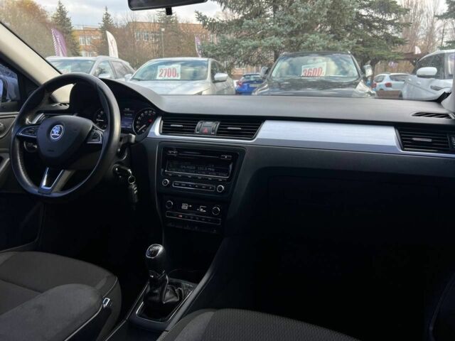 Белый Шкода Рапид, объемом двигателя 1.6 л и пробегом 189 тыс. км за 7900 $, фото 15 на Automoto.ua