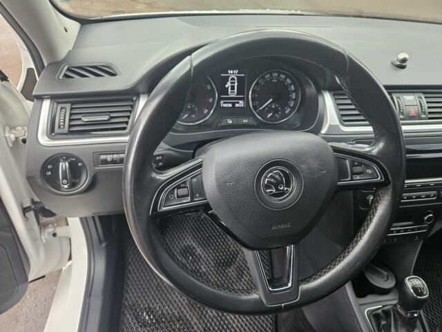 Білий Шкода Рапід, об'ємом двигуна 1.2 л та пробігом 110 тис. км за 7800 $, фото 10 на Automoto.ua