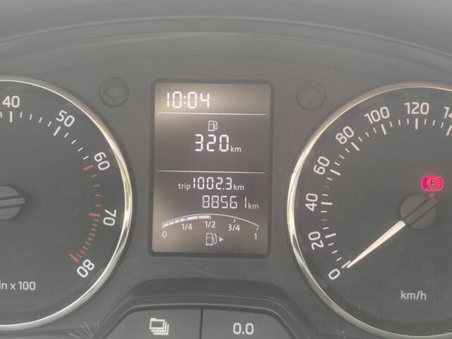 Белый Шкода Рапид, объемом двигателя 1.6 л и пробегом 88 тыс. км за 10000 $, фото 7 на Automoto.ua