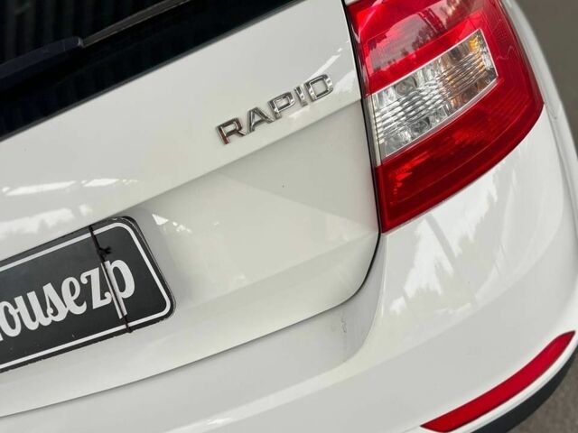 Білий Шкода Рапід, об'ємом двигуна 0 л та пробігом 244 тис. км за 7500 $, фото 5 на Automoto.ua