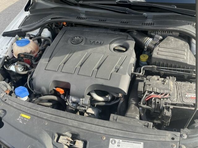 Белый Шкода Рапид, объемом двигателя 1.6 л и пробегом 198 тыс. км за 7650 $, фото 7 на Automoto.ua