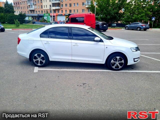 Білий Шкода Рапід, об'ємом двигуна 1.2 л та пробігом 170 тис. км за 7300 $, фото 4 на Automoto.ua