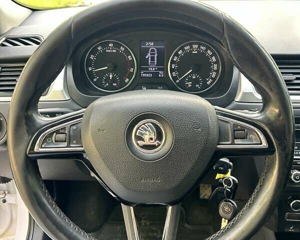Білий Шкода Рапід, об'ємом двигуна 1.2 л та пробігом 195 тис. км за 7000 $, фото 20 на Automoto.ua
