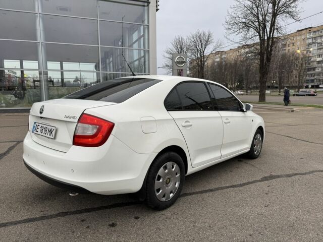 Білий Шкода Рапід, об'ємом двигуна 1.6 л та пробігом 241 тис. км за 6000 $, фото 3 на Automoto.ua
