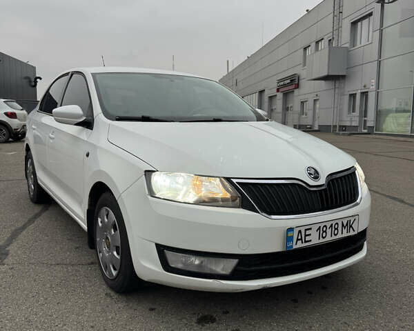 Білий Шкода Рапід, об'ємом двигуна 1.6 л та пробігом 241 тис. км за 6000 $, фото 1 на Automoto.ua
