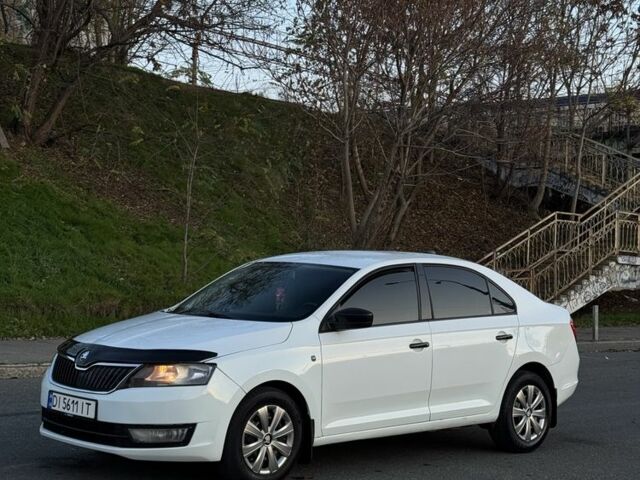Белый Шкода Рапид, объемом двигателя 1.6 л и пробегом 225 тыс. км за 6700 $, фото 3 на Automoto.ua