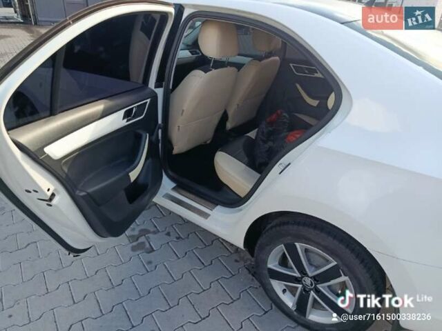 Білий Шкода Рапід, об'ємом двигуна 1.2 л та пробігом 179 тис. км за 6800 $, фото 5 на Automoto.ua