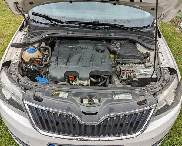 Белый Шкода Рапид, объемом двигателя 1.6 л и пробегом 204 тыс. км за 7300 $, фото 10 на Automoto.ua