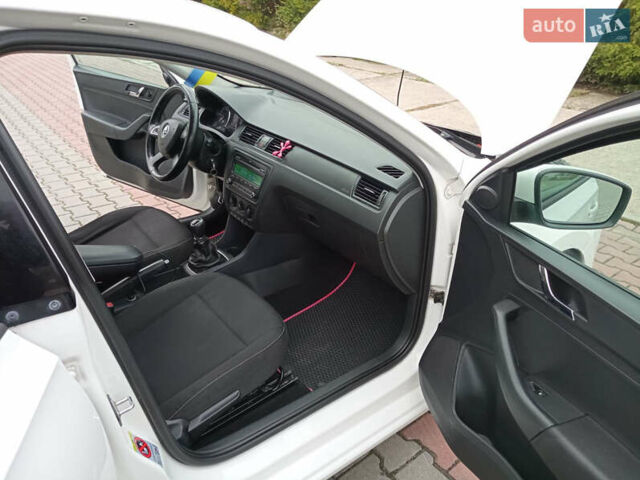 Шкода Рапид 2013 в Шепетовке на Automoto.ua Белый Шкода Рапид, объемом двигателя 1.6 л и пробегом 281 тыс. км за 8200 $, фото 7 на Automoto.ua