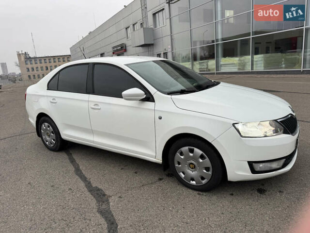 Білий Шкода Рапід, об'ємом двигуна 1.6 л та пробігом 241 тис. км за 6000 $, фото 2 на Automoto.ua