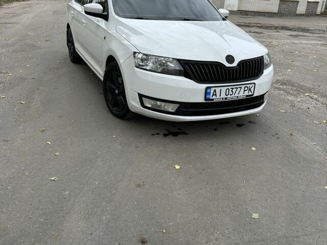 Білий Шкода Рапід, об'ємом двигуна 1.2 л та пробігом 230 тис. км за 8000 $, фото 5 на Automoto.ua