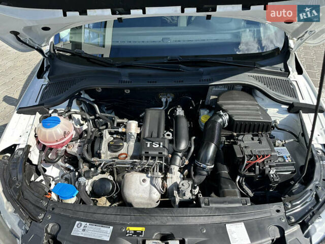 Белый Шкода Рапид, объемом двигателя 1.2 л и пробегом 132 тыс. км за 8500 $, фото 5 на Automoto.ua